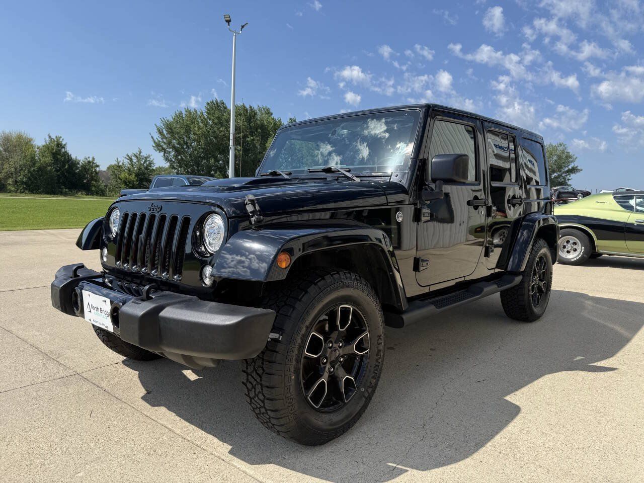 Used 2017 Jeep Wrangler Unlimited Sahara AWD/4WD image 2