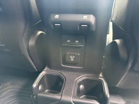 Used 2025 Jeep Gladiator Mojave w/ Convenience Group AWD/4WD image 7