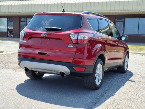 Used 2018 Ford Escape SE w/ SE Sync 3 Package FWD image 5