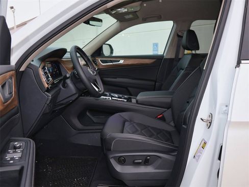 New 2026 Volkswagen Atlas SE image 12