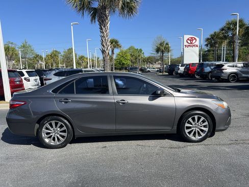 Used 2017 Toyota Camry XLE image 11
