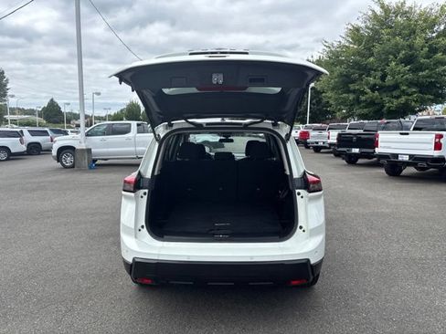 Used 2024 Nissan Rogue S FWD image 29