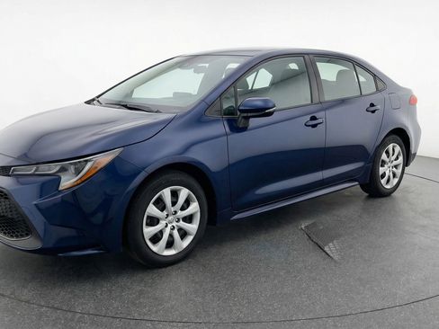 Used 2025 Toyota Corolla LE FWD image 3