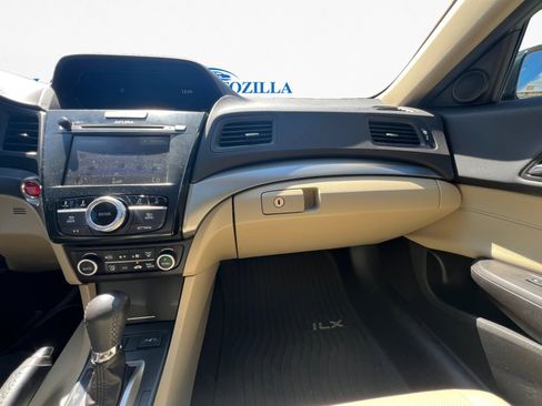 Used 2018 Acura ILX image 11