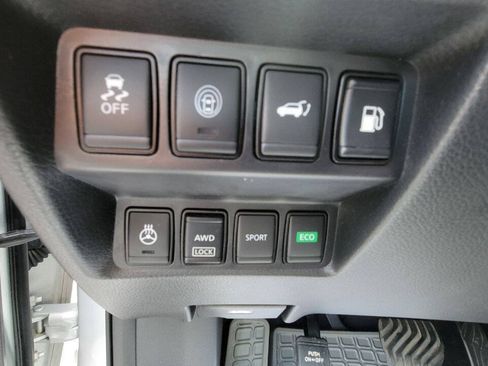 Used 2018 Nissan Rogue SL w/ Premium Package AWD/4WD image 12
