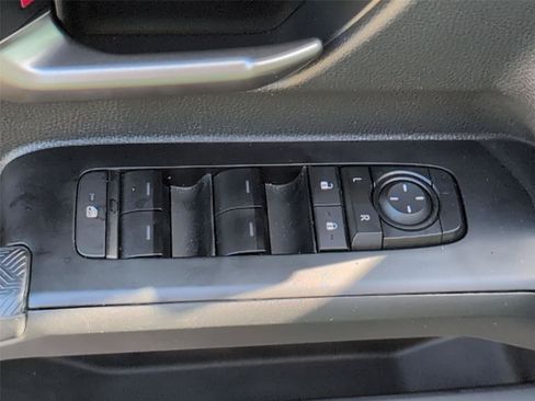 Used 2025 Toyota Tacoma TRD Off-Road AWD/4WD image 20