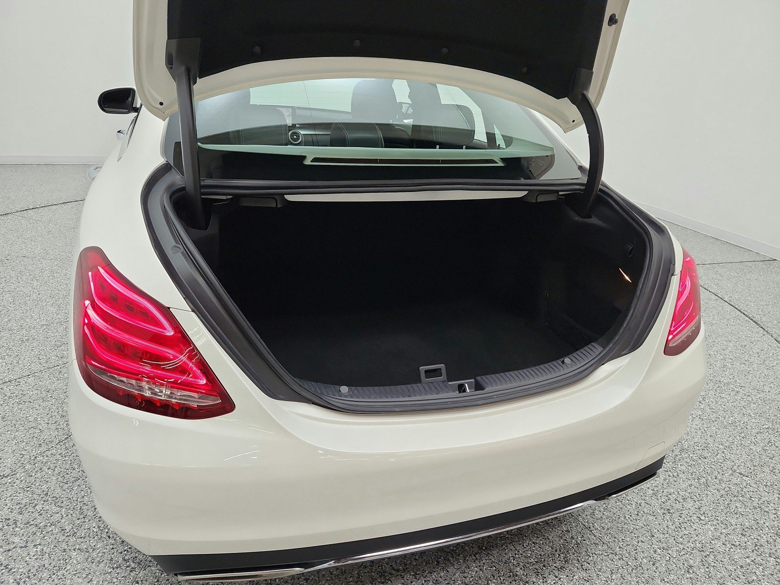 Used 2016 Mercedes-Benz C 300 Sedan image 21