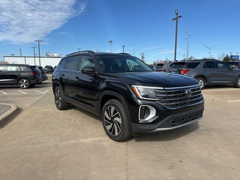 New 2026 Volkswagen Atlas SE image 3