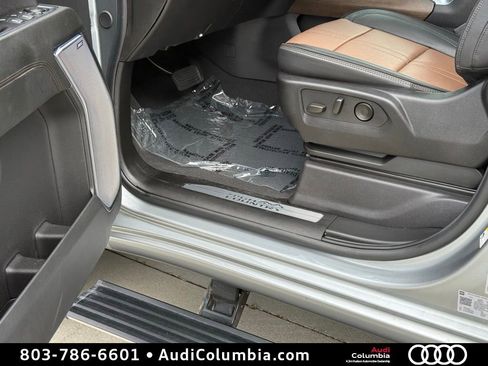 Used 2024 Chevrolet Silverado 3500 High Country w/ High Country Premium Package AWD/4WD image 19