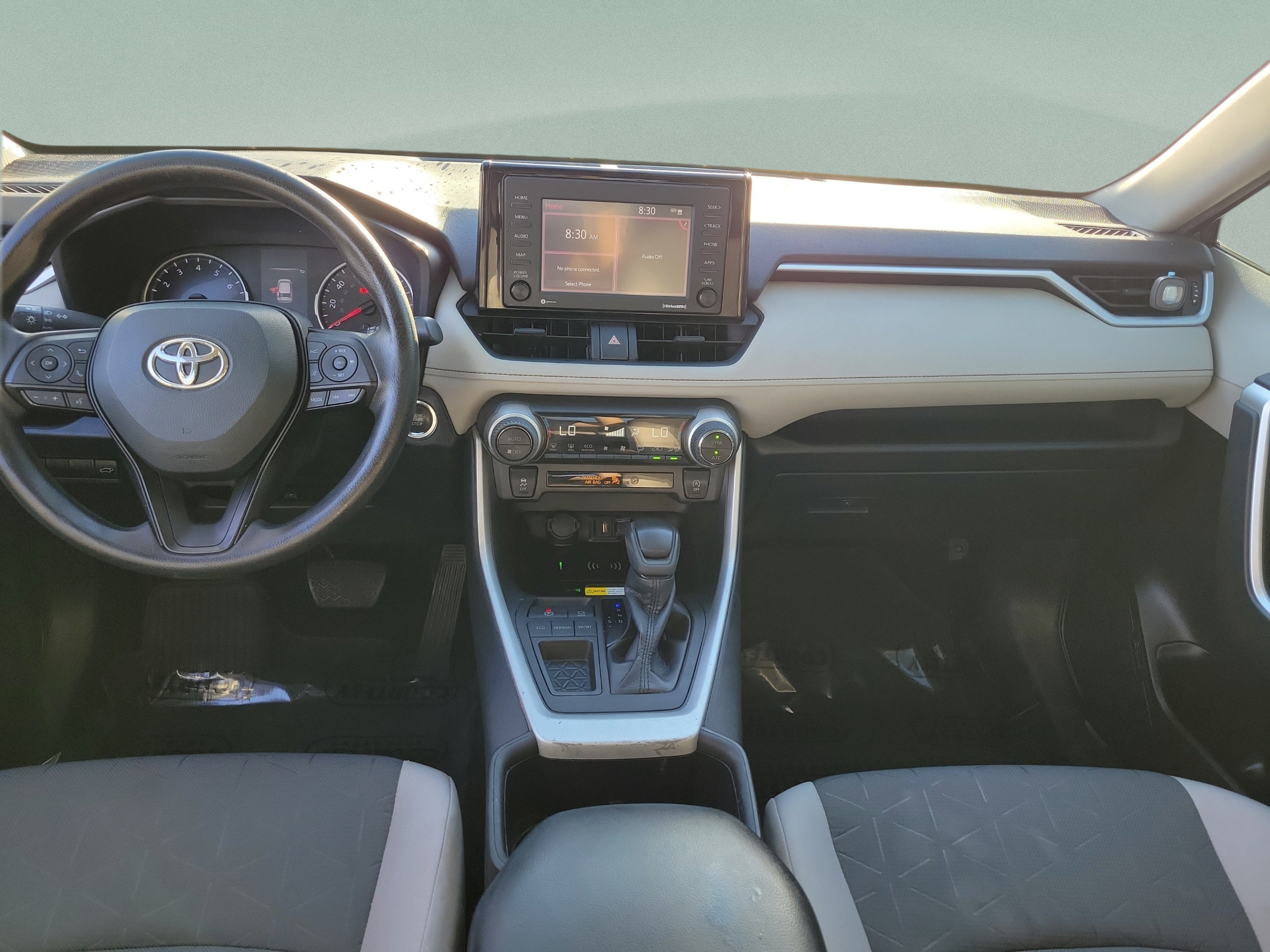 Used 2022 Toyota RAV4 XLE w/ Convenience Package FWD image 10