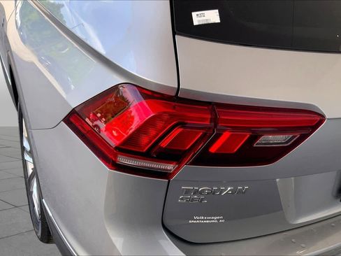 Used 2021 Volkswagen Tiguan SEL FWD image 28