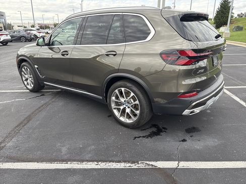 Used 2025 BMW X5 xDrive50e w/ Parking Assistance Package AWD/4WD image 31