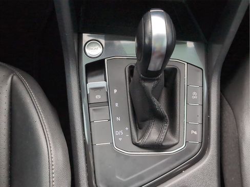 Used 2020 Volkswagen Tiguan SEL image 26