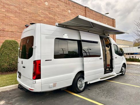 Used 2020 Mercedes-Benz Sprinter 3500 w/ Windows All Around Package image 48