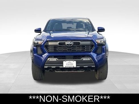 Used 2025 Toyota Tacoma TRD Off-Road AWD/4WD image 8