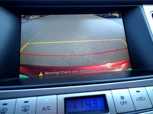 Used 2011 Hyundai Genesis 4.6 image 20