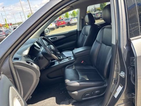 Used 2019 Nissan Pathfinder SL AWD/4WD image 41