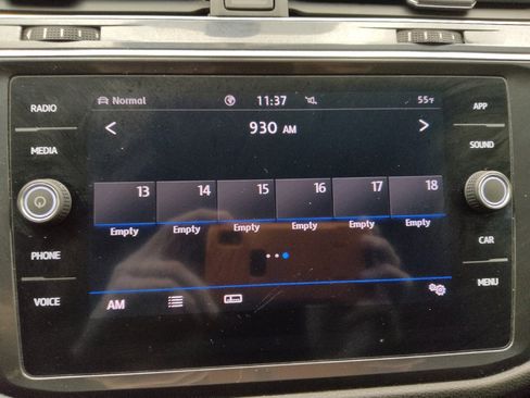 Used 2020 Volkswagen Tiguan SE w/ 3rd Row Seat Package image 25