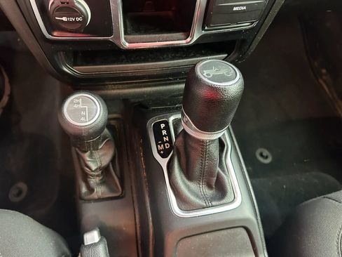 Used 2019 Jeep Wrangler Unlimited Sport AWD/4WD image 16