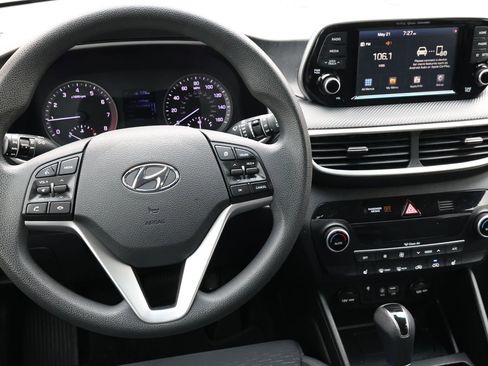 Used 2019 Hyundai Tucson Sport FWD image 17