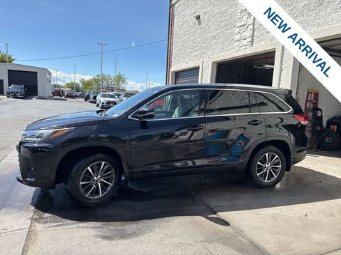 Used 2019 Toyota Highlander XLE image 4