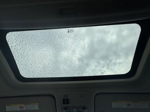 Used 2011 GMC Sierra 2500 Denali w/ Suspension Package, Off-Road image 15