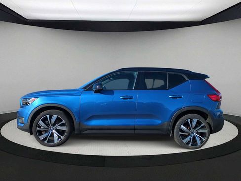 Used 2021 Volvo XC40 P8 Recharge w/ Advanced Package image 5
