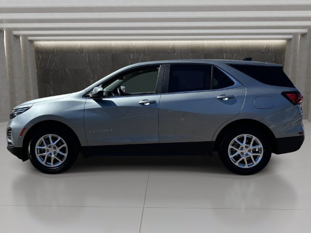Used 2024 Chevrolet Equinox LT FWD image 2
