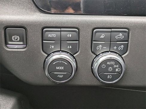 Used 2025 GMC Sierra 1500 SLT w/ SLT Premium Plus Package image 24