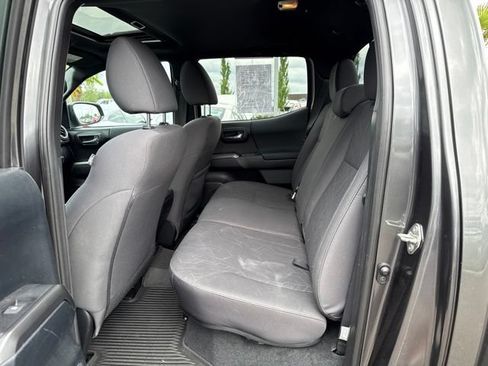 Used 2016 Toyota Tacoma TRD Sport AWD/4WD image 42