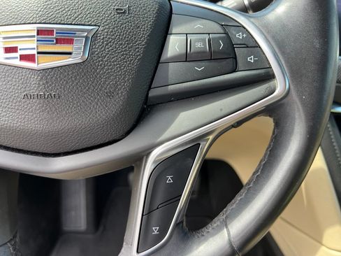 Used 2017 Cadillac XT5 Luxury w/ Driver Awareness Package FWD image 13