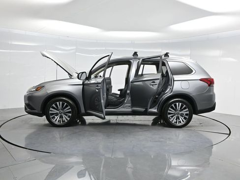 Used 2019 Mitsubishi Outlander SEL image 54