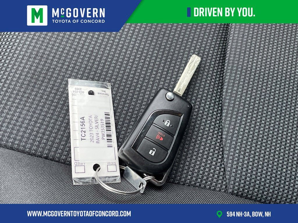 Used 2023 Toyota RAV4 LE AWD/4WD image 36