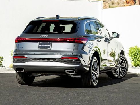 Used 2025 Audi Q5 Premium Plus w/ Premium Plus AWD/4WD image 7