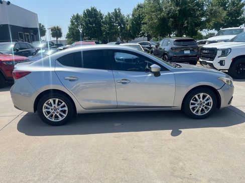 Used 2014 MAZDA MAZDA3 i Touring FWD image 2