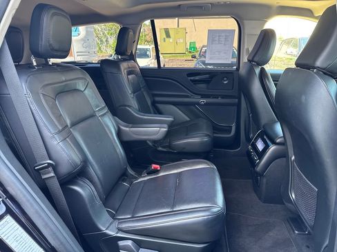 Used 2023 Lincoln Aviator Reserve AWD/4WD image 38