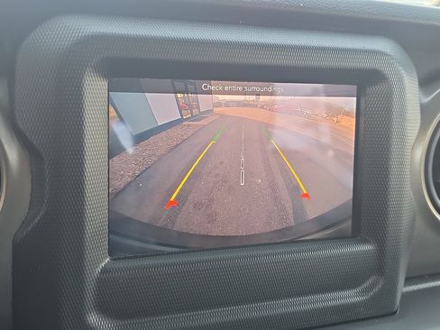 Used 2023 Jeep Wrangler Sport image 29