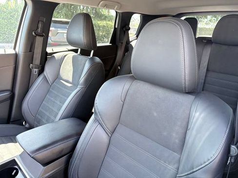 Used 2024 Mitsubishi Outlander SE Black Edition FWD image 10