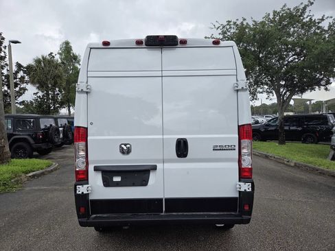 Used 2024 RAM ProMaster 2500 w/ Convenience Group FWD image 7