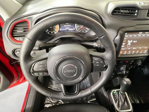 Used 2022 Jeep Renegade Latitude w/ Convenience Group image 11