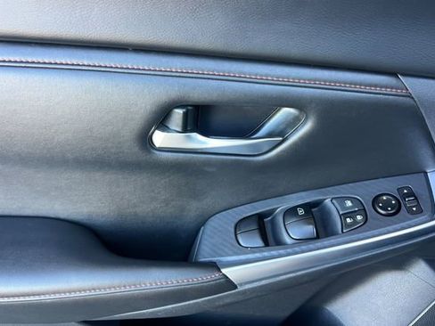 Used 2024 Nissan Sentra SR FWD image 11
