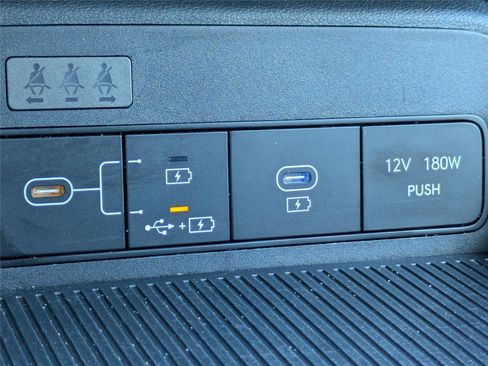 Used 2025 Hyundai Kona SEL FWD image 24
