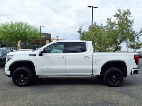 Used 2023 GMC Sierra 1500 Denali w/ Technology Package AWD/4WD image 3