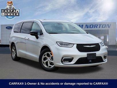 Used 2024 Chrysler Pacifica Limited