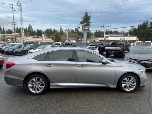 Used 2018 Honda Accord LX image 2