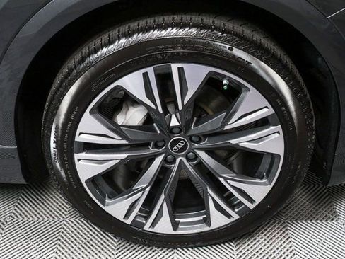 New 2026 Audi Q8 Premium Plus image 40