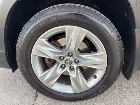 Used 2016 Toyota Highlander Limited image 15