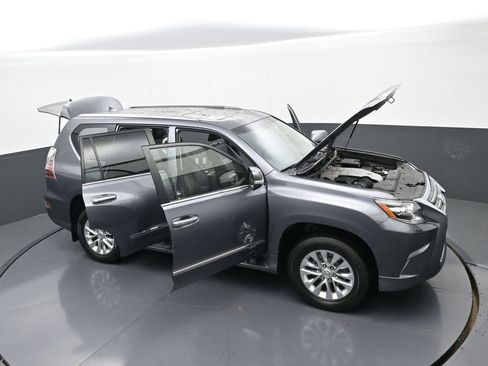 Used 2018 Lexus GX 460 Premium w/ Premium Package AWD/4WD image 36