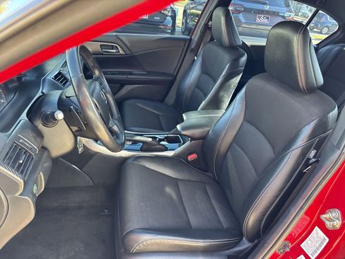 Used 2016 Honda Accord Sport image 10