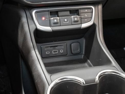 Used 2024 GMC Terrain SLT AWD/4WD image 18